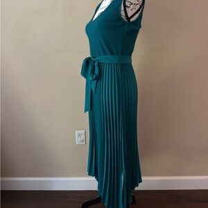 Guess Emerald Pleated Midi Dress